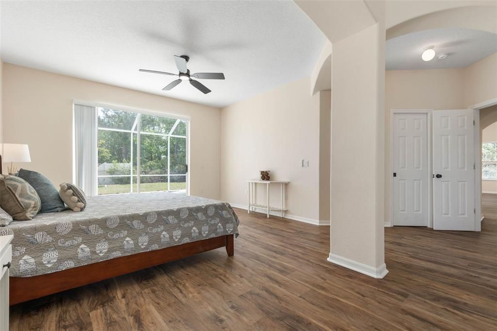 Activo con contrato: $519,900 (4 camas, 2 baños, 3684 Pies cuadrados)