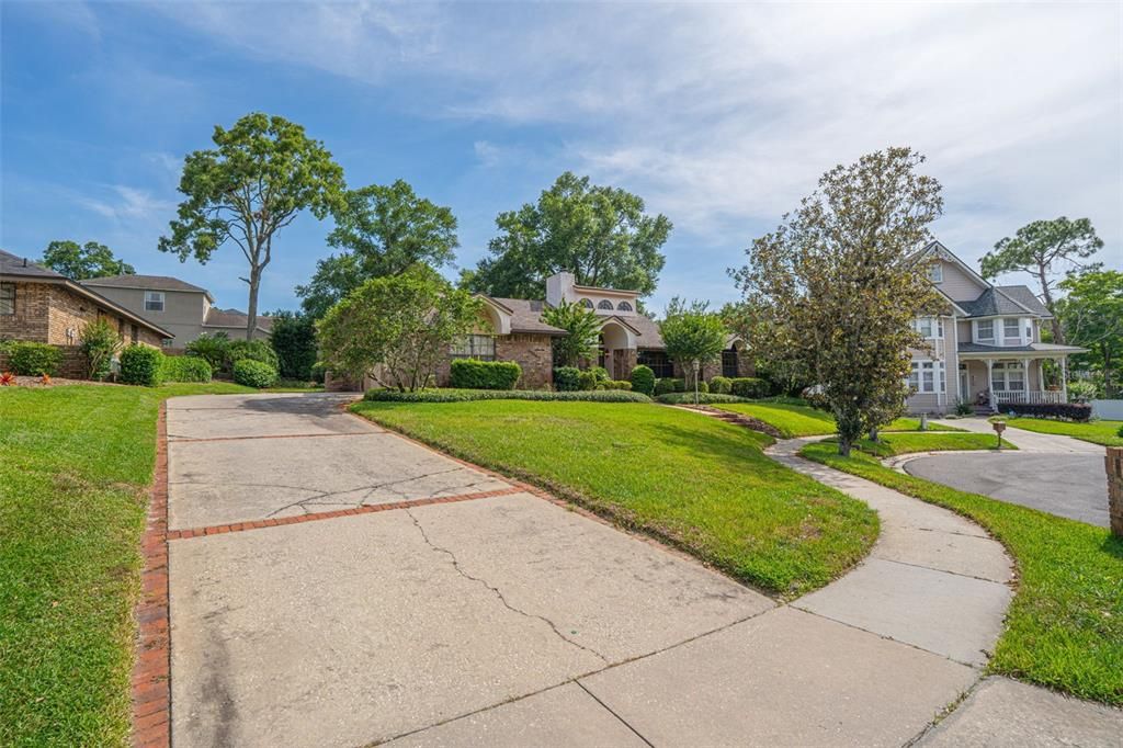 Active With Contract: $620,000 (4 beds, 3 baths, 2787 Square Feet)