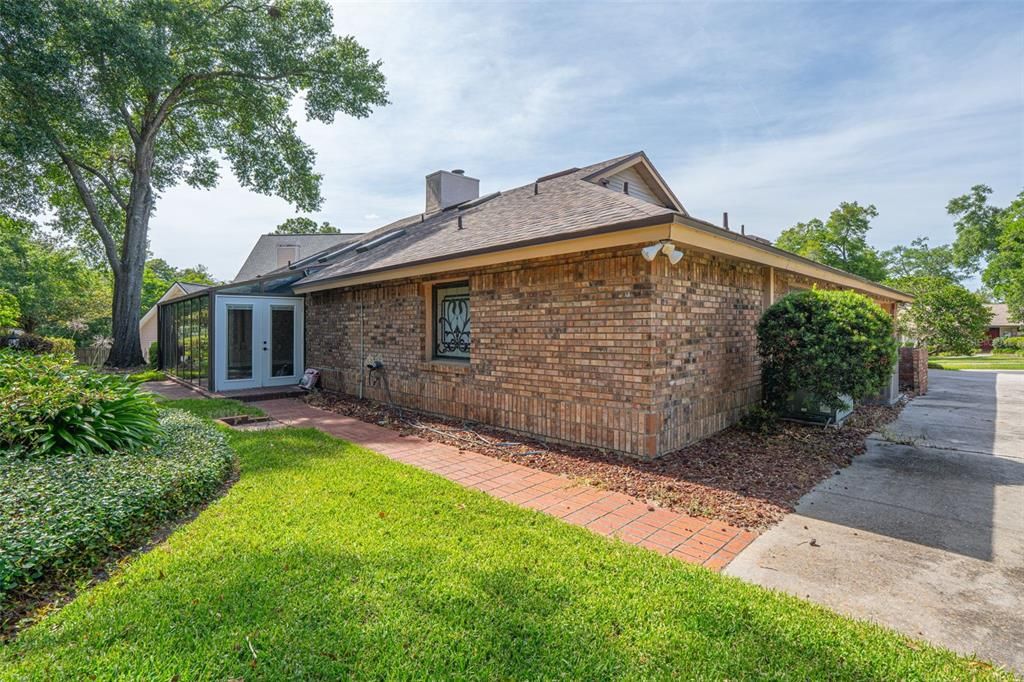 Active With Contract: $620,000 (4 beds, 3 baths, 2787 Square Feet)