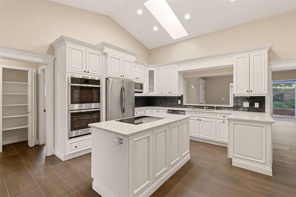 Active With Contract: $620,000 (4 beds, 3 baths, 2787 Square Feet)