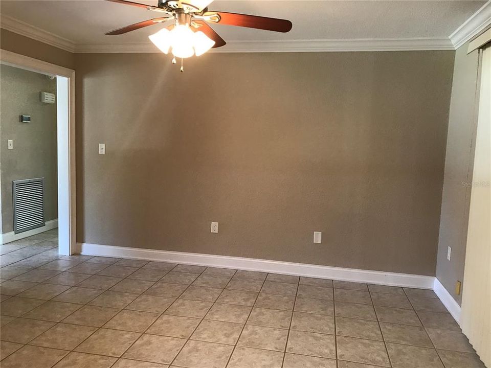 For Sale: $385,000 (3 beds, 2 baths, 1961 Square Feet)