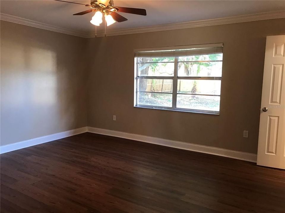 For Sale: $385,000 (3 beds, 2 baths, 1961 Square Feet)