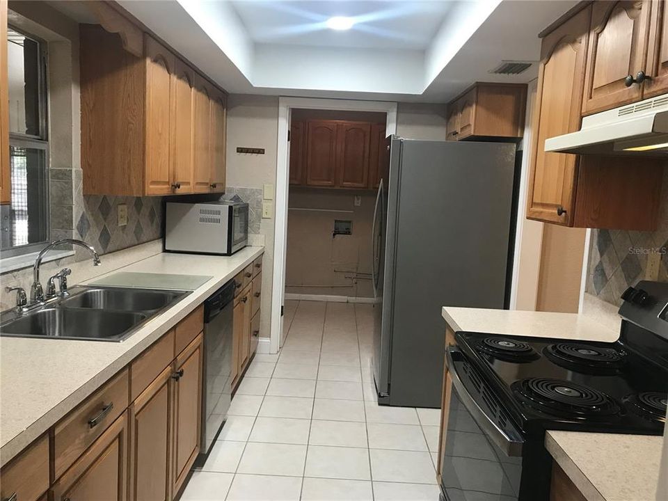 For Sale: $385,000 (3 beds, 2 baths, 1961 Square Feet)