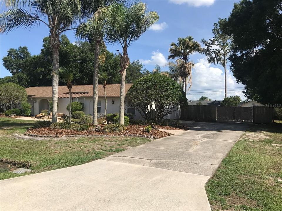 For Sale: $385,000 (3 beds, 2 baths, 1961 Square Feet)