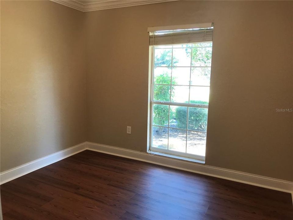 For Sale: $385,000 (3 beds, 2 baths, 1961 Square Feet)