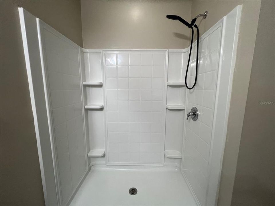 For Rent: $1,895 (4 beds, 2 baths, 1812 Square Feet)
