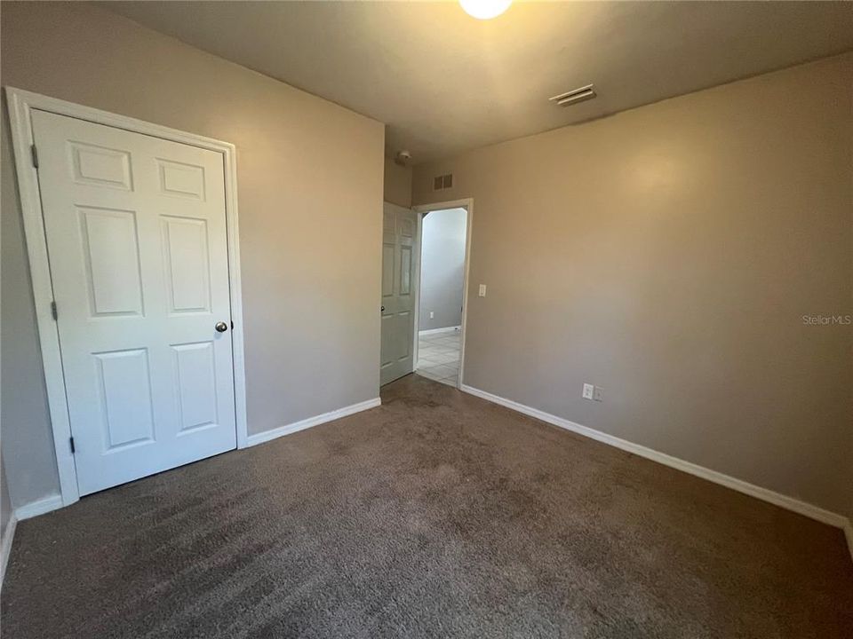For Rent: $1,895 (4 beds, 2 baths, 1812 Square Feet)