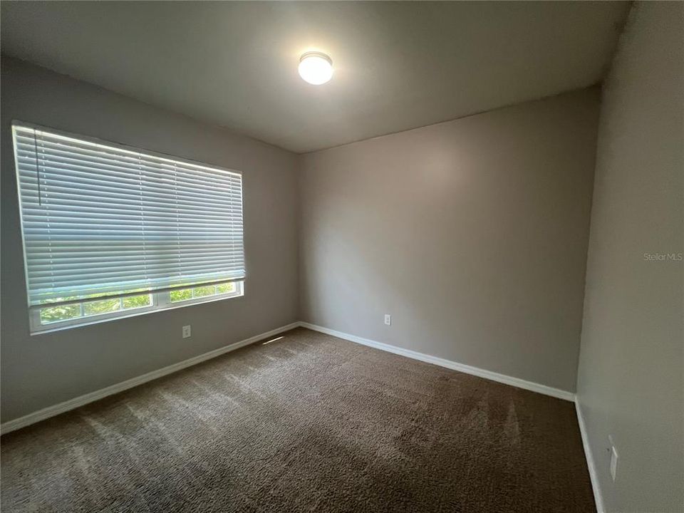 For Rent: $1,895 (4 beds, 2 baths, 1812 Square Feet)