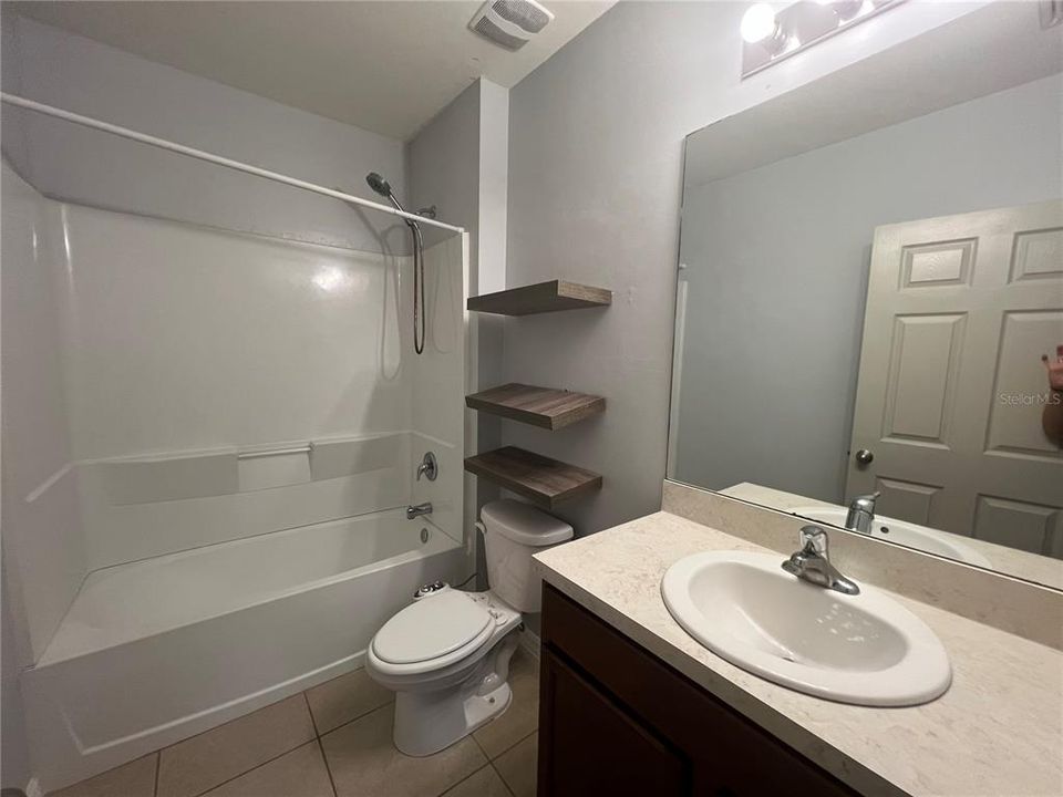 For Rent: $1,895 (4 beds, 2 baths, 1812 Square Feet)