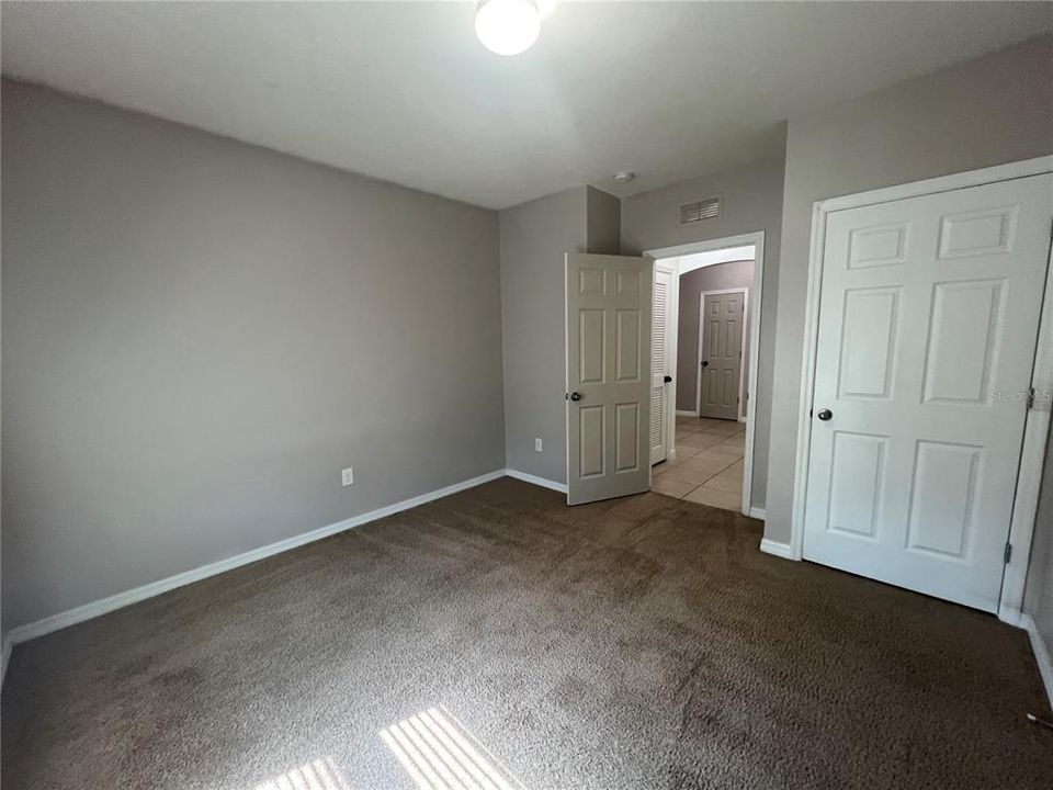 For Rent: $1,895 (4 beds, 2 baths, 1812 Square Feet)