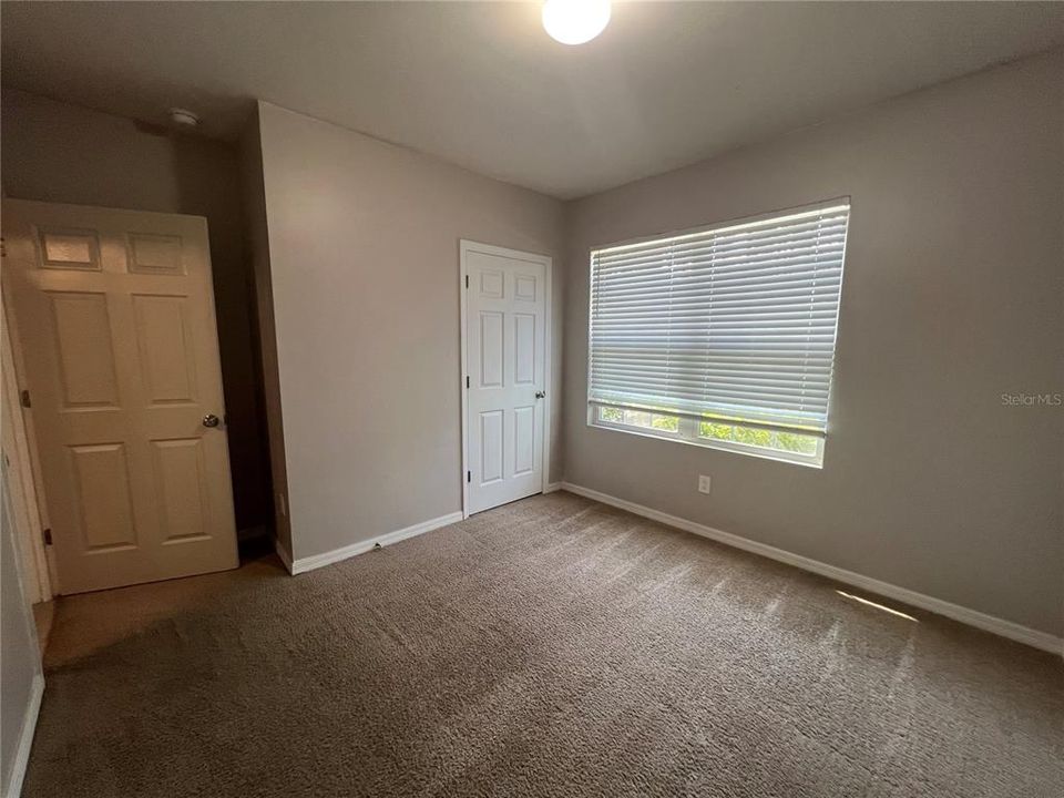 For Rent: $1,895 (4 beds, 2 baths, 1812 Square Feet)