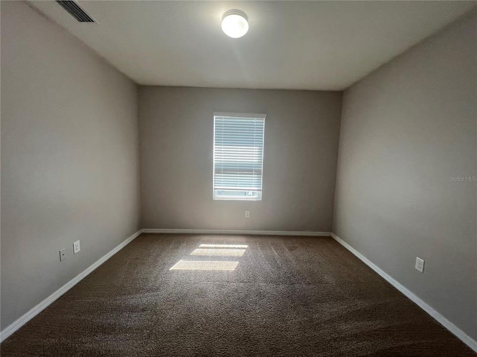 For Rent: $1,895 (4 beds, 2 baths, 1812 Square Feet)