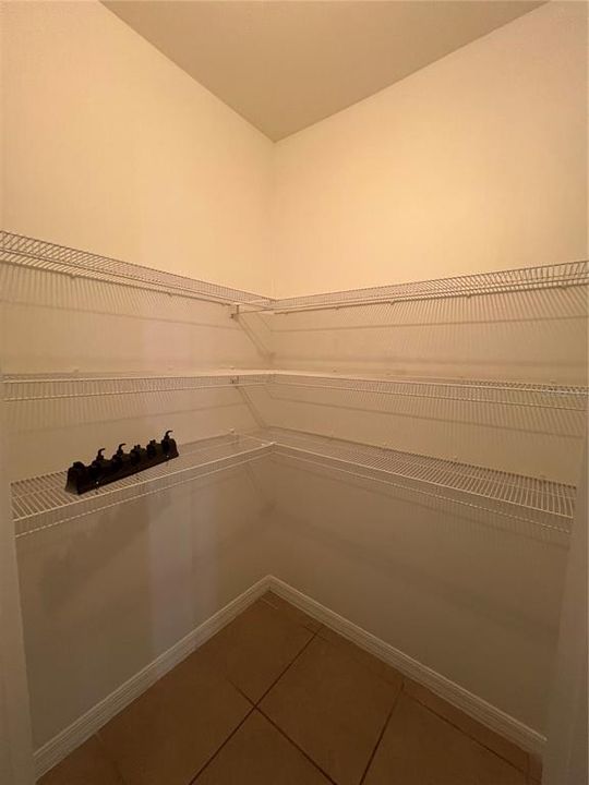 For Rent: $1,895 (4 beds, 2 baths, 1812 Square Feet)