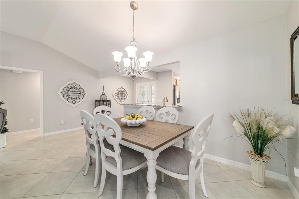 Activo con contrato: $669,000 (3 camas, 2 baños, 1903 Pies cuadrados)