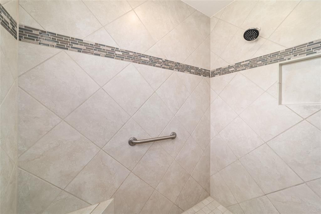 Activo con contrato: $669,000 (3 camas, 2 baños, 1903 Pies cuadrados)