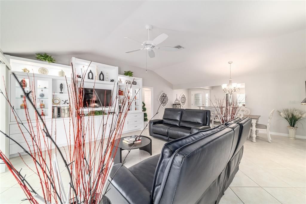 Activo con contrato: $669,000 (3 camas, 2 baños, 1903 Pies cuadrados)