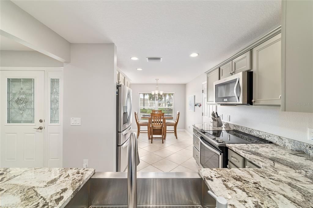 Activo con contrato: $669,000 (3 camas, 2 baños, 1903 Pies cuadrados)
