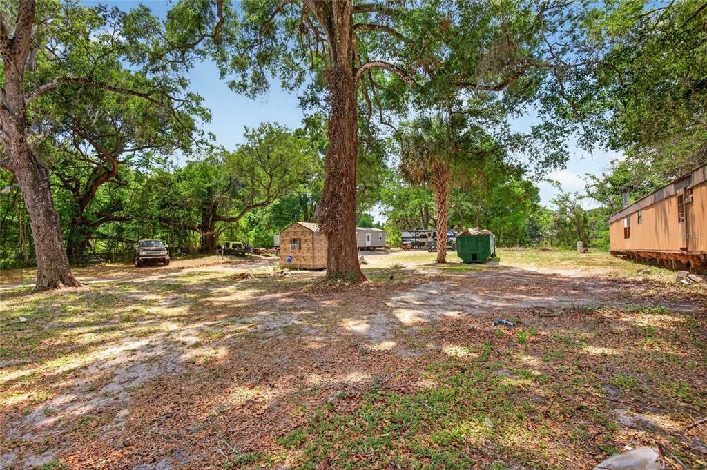 For Sale: $99,900 (3 beds, 2 baths, 907 Square Feet)