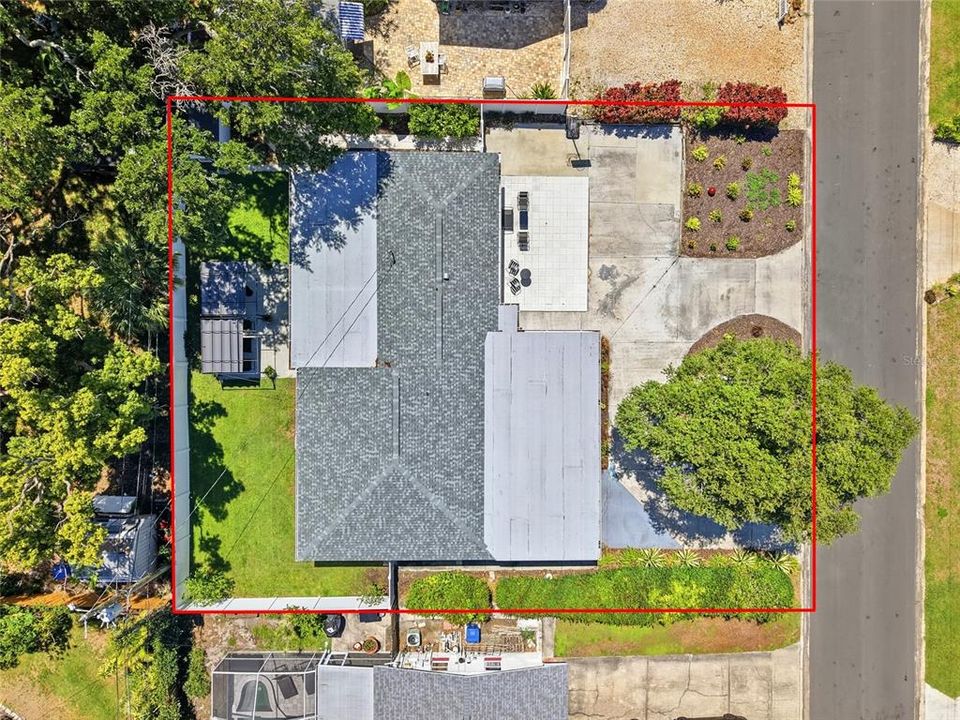 Active With Contract: $550,000 (3 beds, 2 baths, 2086 Square Feet)