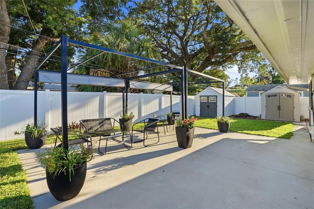 Active With Contract: $550,000 (3 beds, 2 baths, 2086 Square Feet)