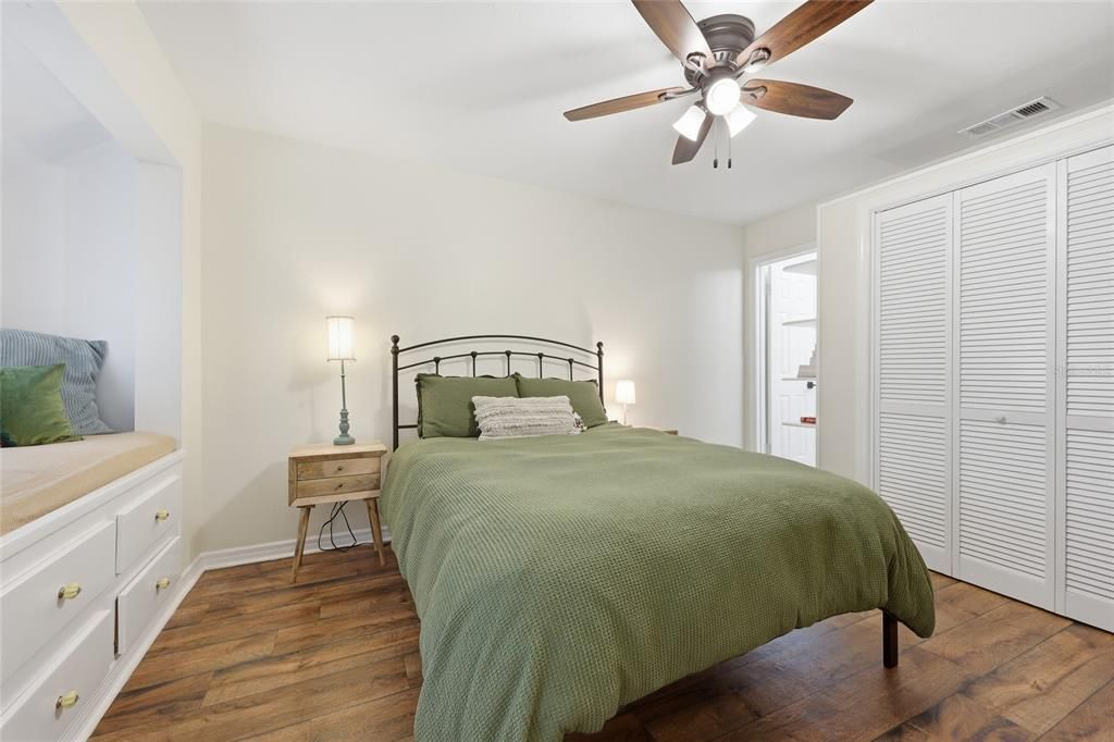 Activo con contrato: $279,900 (2 camas, 2 baños, 1040 Pies cuadrados)