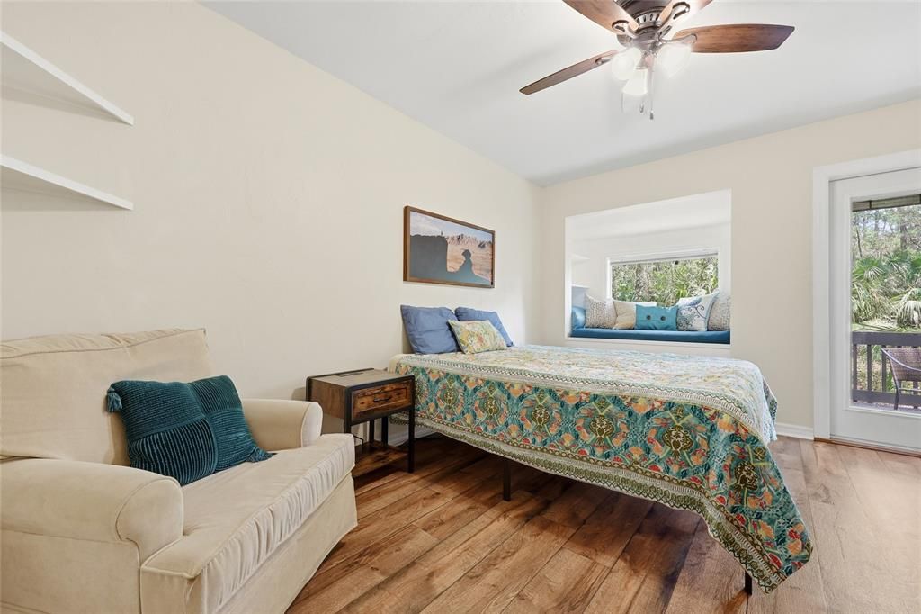 Activo con contrato: $279,900 (2 camas, 2 baños, 1040 Pies cuadrados)