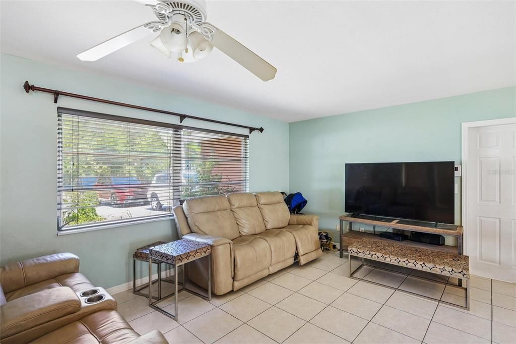 For Sale: $890,000 (3 beds, 2 baths, 1602 Square Feet)