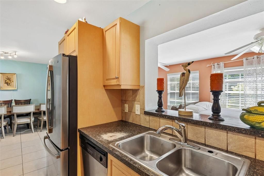 For Sale: $890,000 (3 beds, 2 baths, 1602 Square Feet)