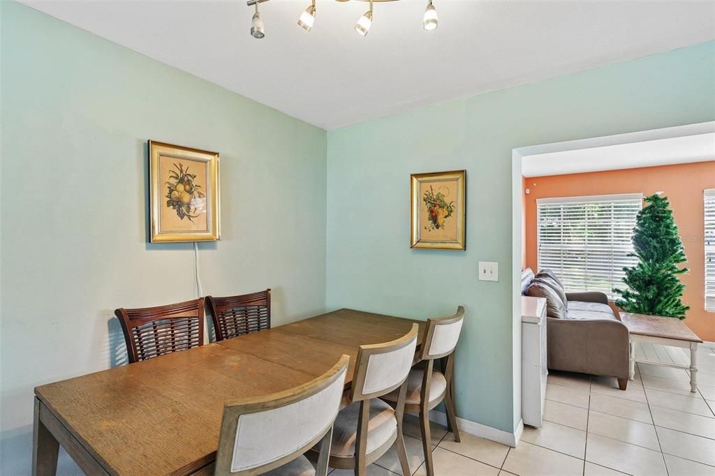 For Sale: $890,000 (3 beds, 2 baths, 1602 Square Feet)