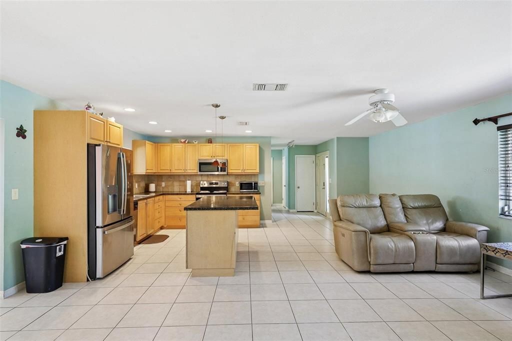 For Sale: $890,000 (3 beds, 2 baths, 1602 Square Feet)