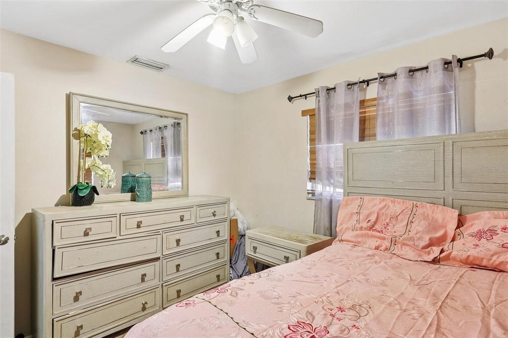 For Sale: $890,000 (3 beds, 2 baths, 1602 Square Feet)