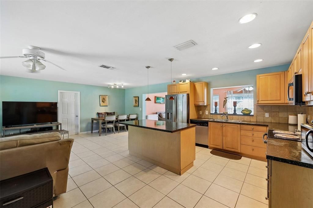 For Sale: $890,000 (3 beds, 2 baths, 1602 Square Feet)