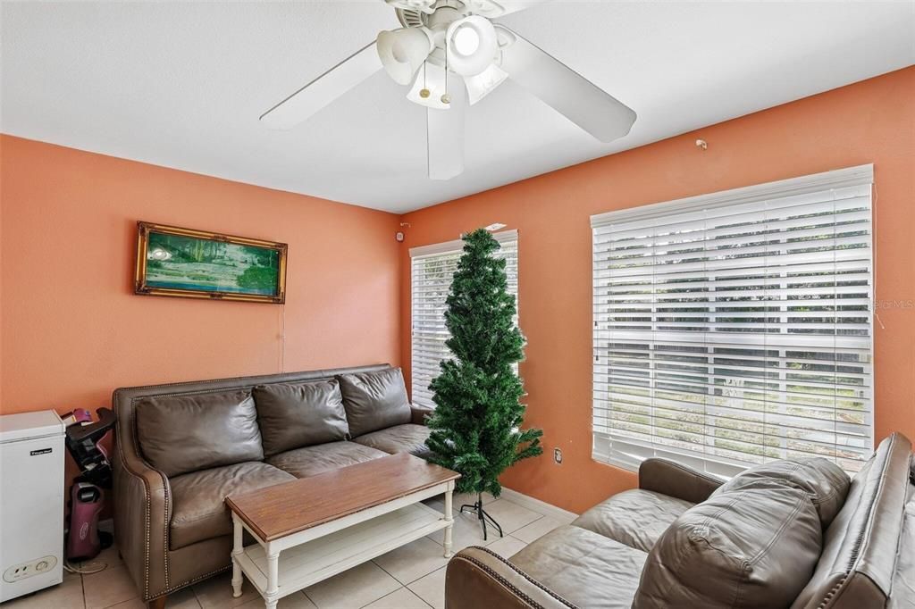 For Sale: $890,000 (3 beds, 2 baths, 1602 Square Feet)