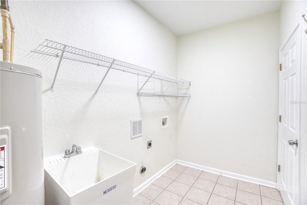 En Venta: $480,000 (3 camas, 2 baños, 1985 Pies cuadrados)