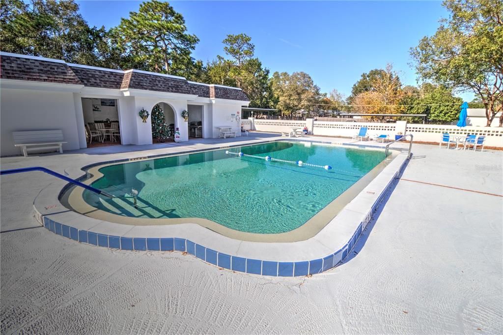 For Sale: $117,000 (1 beds, 1 baths, 808 Square Feet)