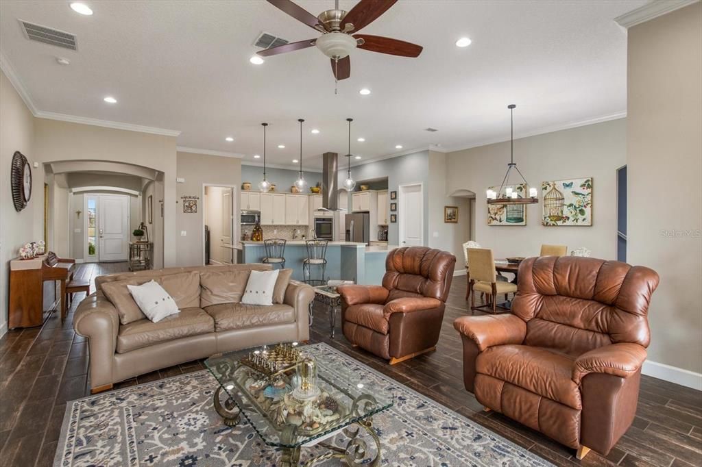 For Sale: $1,999,947 (5 beds, 4 baths, 3837 Square Feet)