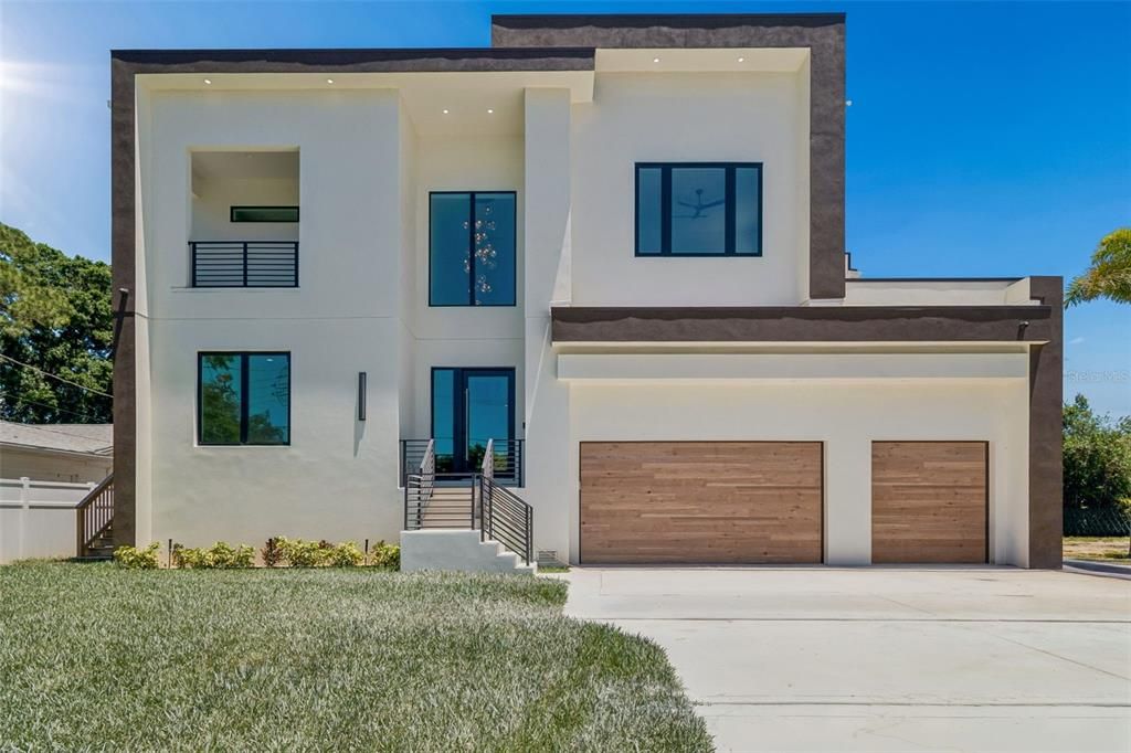 For Sale: $3,449,999 (6 beds, 5 baths, 5448 Square Feet)