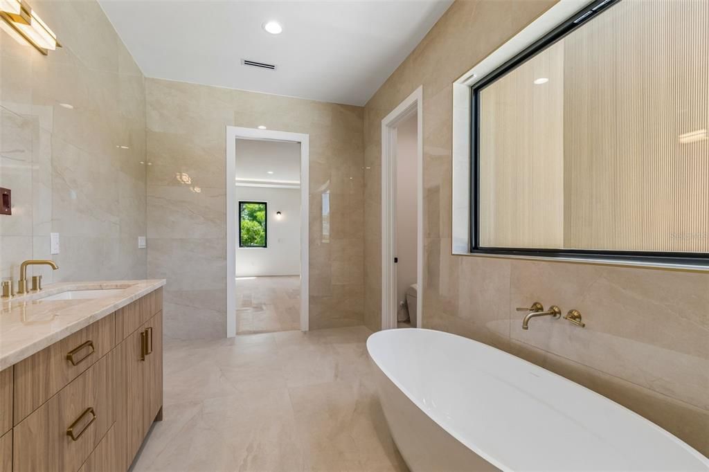 For Sale: $3,449,999 (6 beds, 5 baths, 5448 Square Feet)