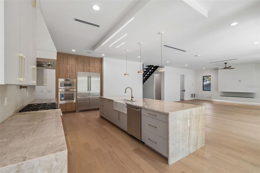 For Sale: $3,449,999 (6 beds, 5 baths, 5448 Square Feet)