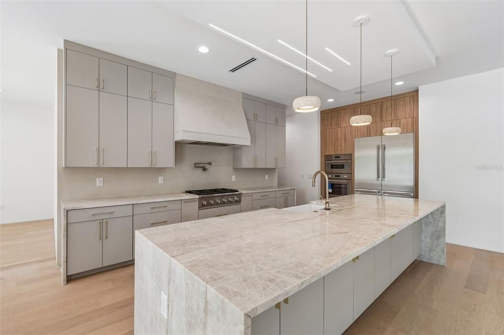 For Sale: $3,449,999 (6 beds, 5 baths, 5448 Square Feet)