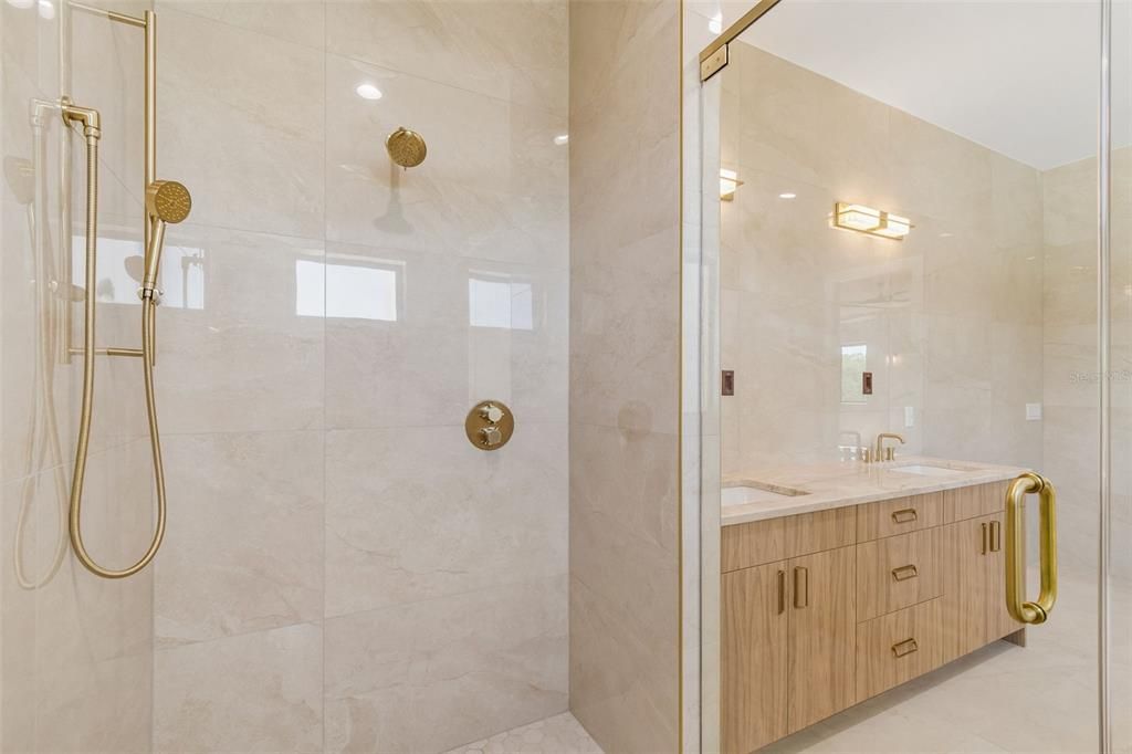 For Sale: $3,449,999 (6 beds, 5 baths, 5448 Square Feet)
