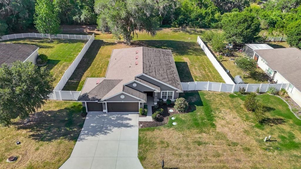 For Sale: $409,999 (4 beds, 2 baths, 1835 Square Feet)