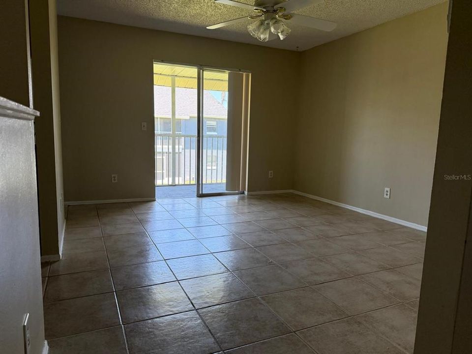 Active With Contract: $1,500 (2 beds, 2 baths, 1006 Square Feet)