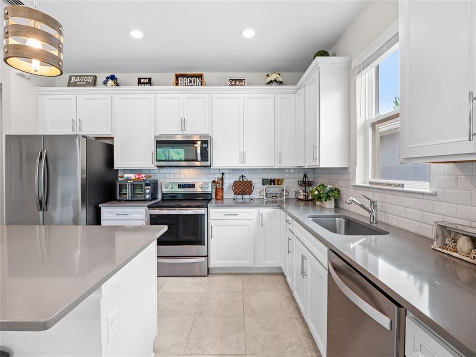 For Sale: $389,900 (4 beds, 2 baths, 1850 Square Feet)