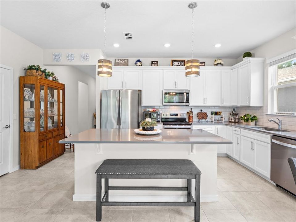 For Sale: $389,900 (4 beds, 2 baths, 1850 Square Feet)