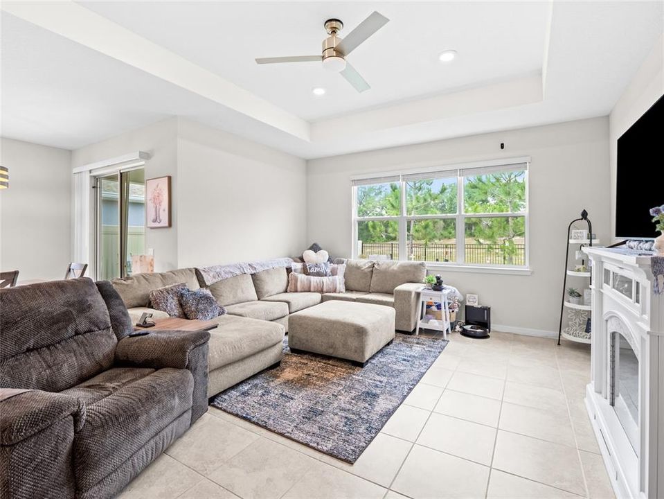 For Sale: $389,900 (4 beds, 2 baths, 1850 Square Feet)