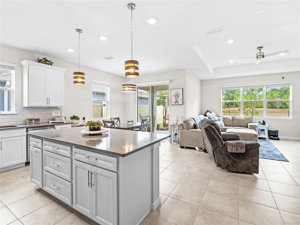 For Sale: $389,900 (4 beds, 2 baths, 1850 Square Feet)