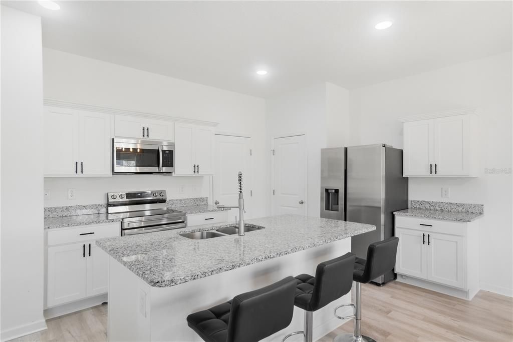 En Venta: $439,000 (3 camas, 2 baños, 1896 Pies cuadrados)