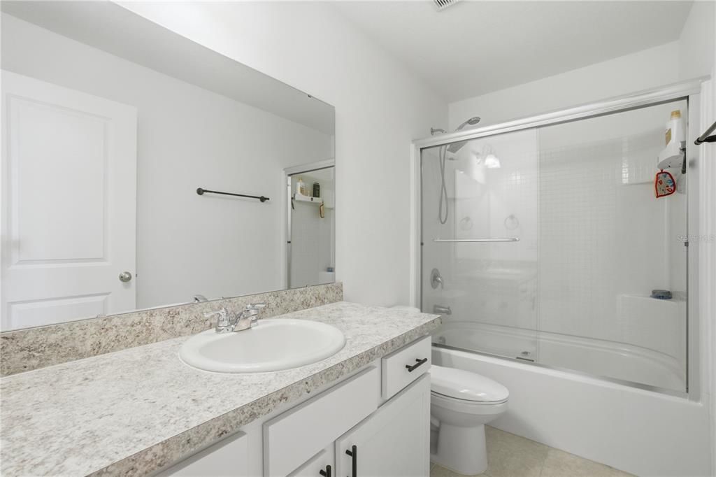 En Venta: $439,000 (3 camas, 2 baños, 1896 Pies cuadrados)