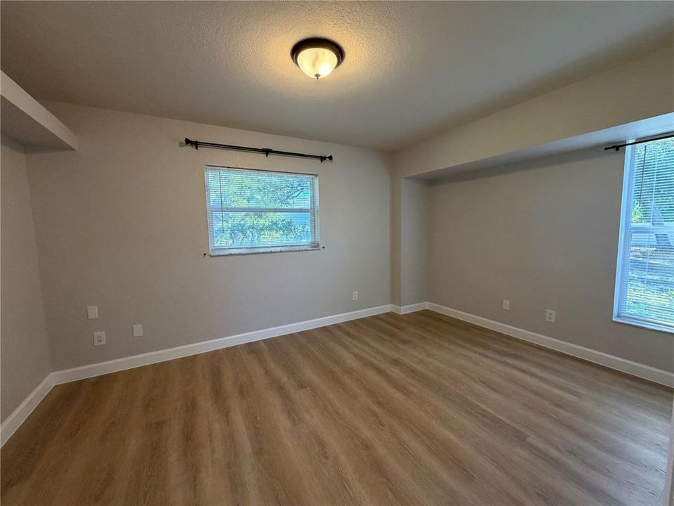 En Renta: $2,300 (4 camas, 2 baños, 1635 Pies cuadrados)